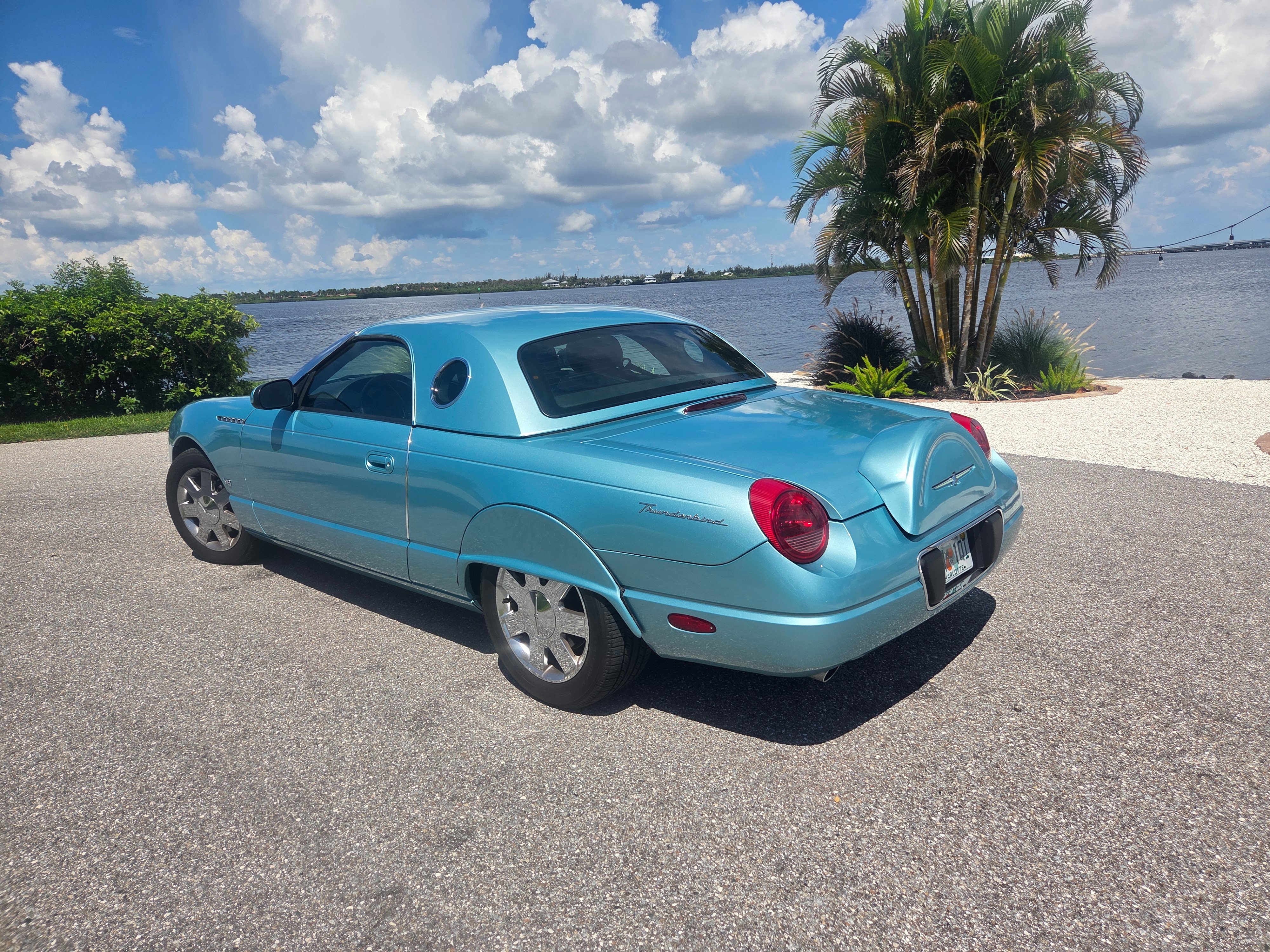 02 T-Bird rear left profile