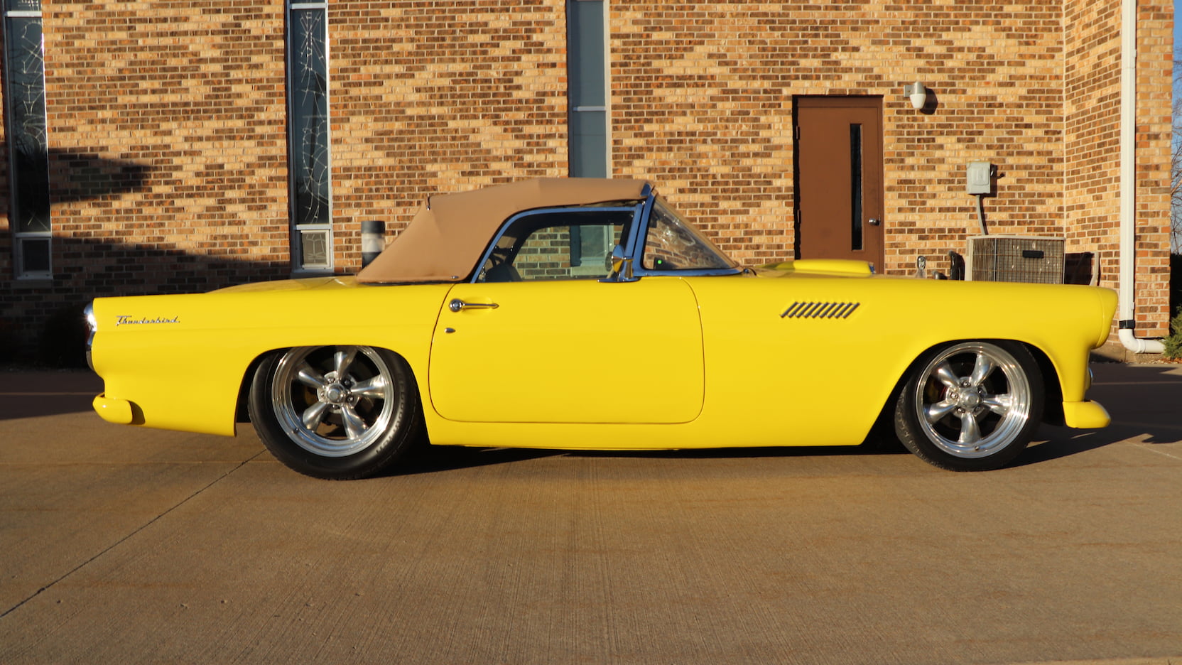 1955 Ford Thunderbird Restomod