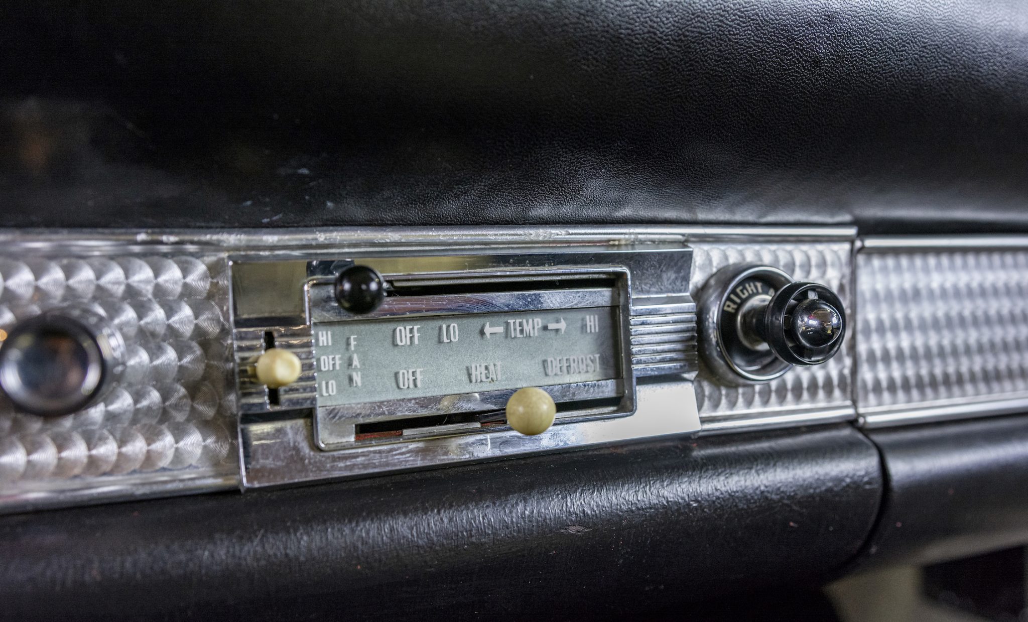 1956 Ford Thunderbird Radio