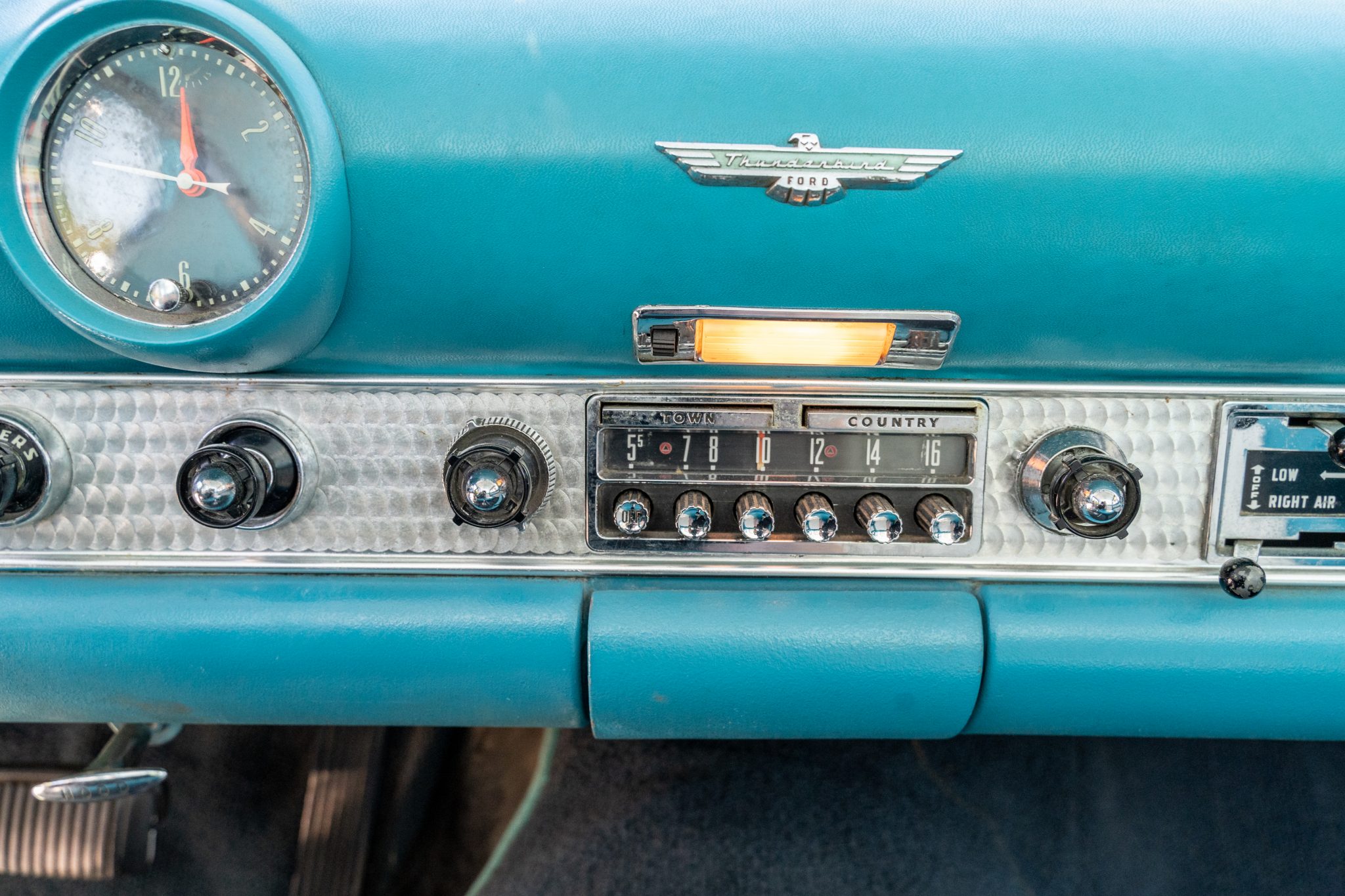 1956 Ford Thunderbird Radio