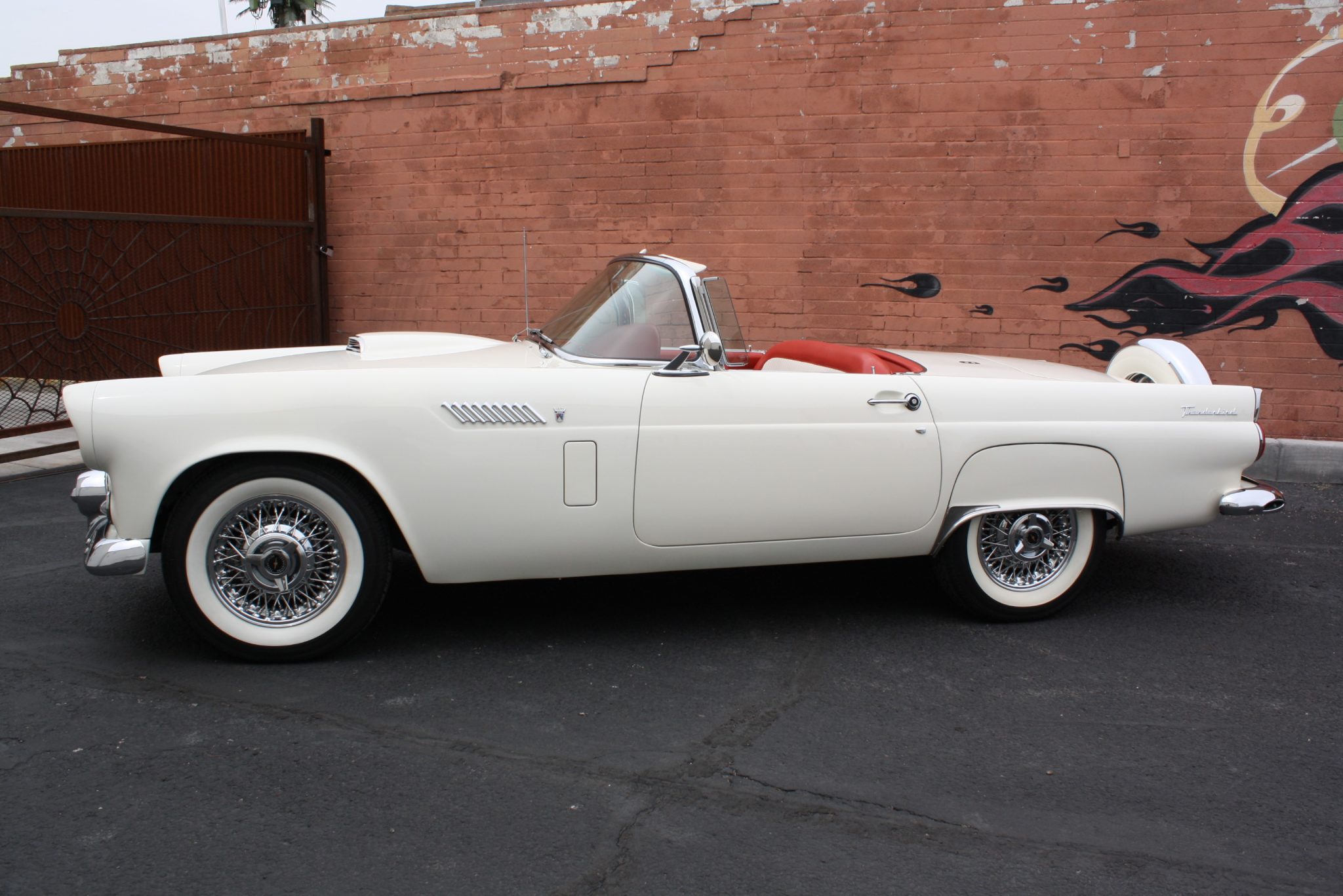 1956 Ford Thunderbird Retromod