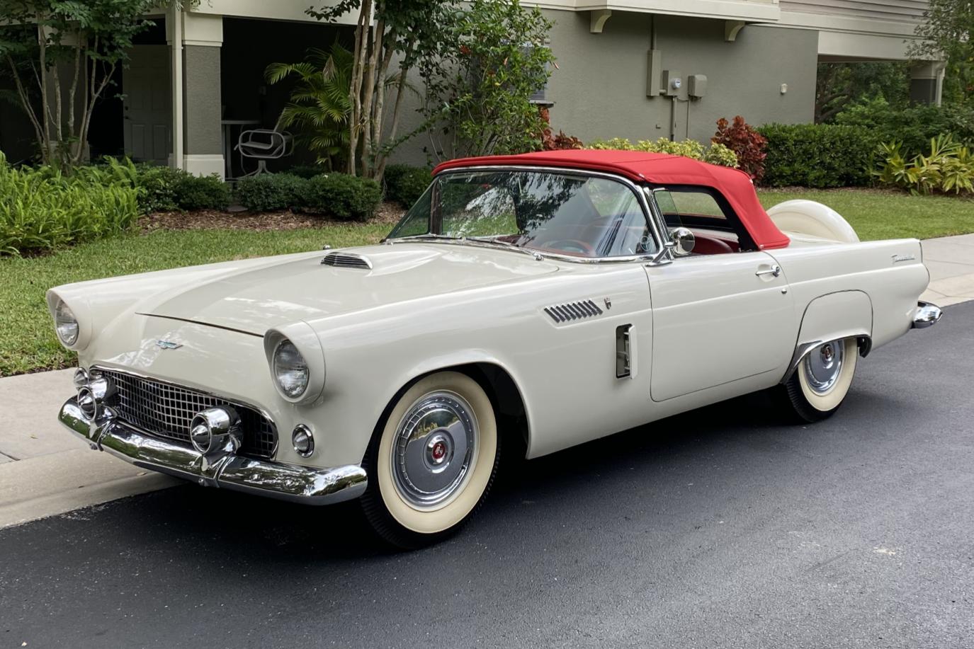 1956 Ford Thunderbird