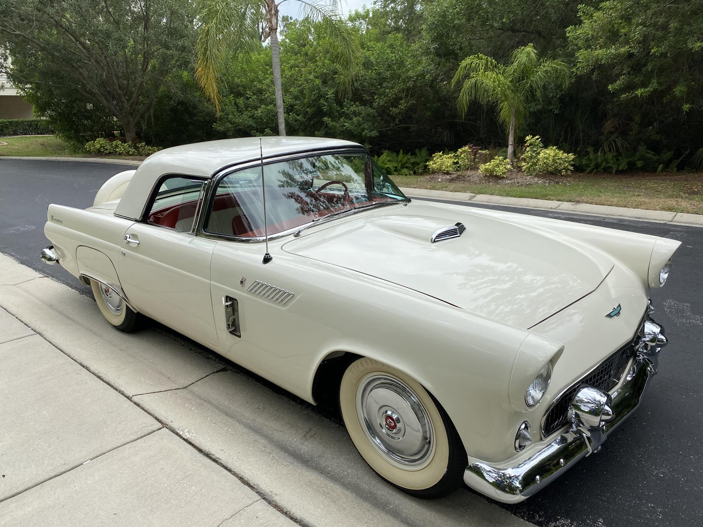 1956 Ford Thunderbird