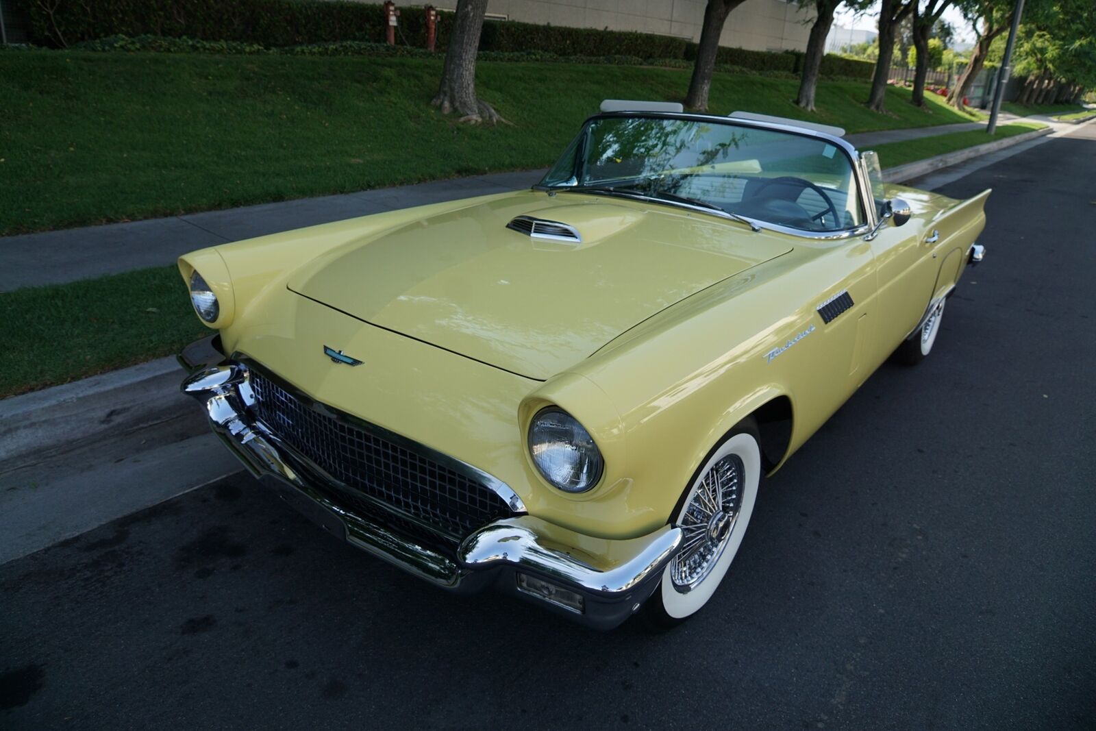 1957 Ford Thunderbird E Code Front View