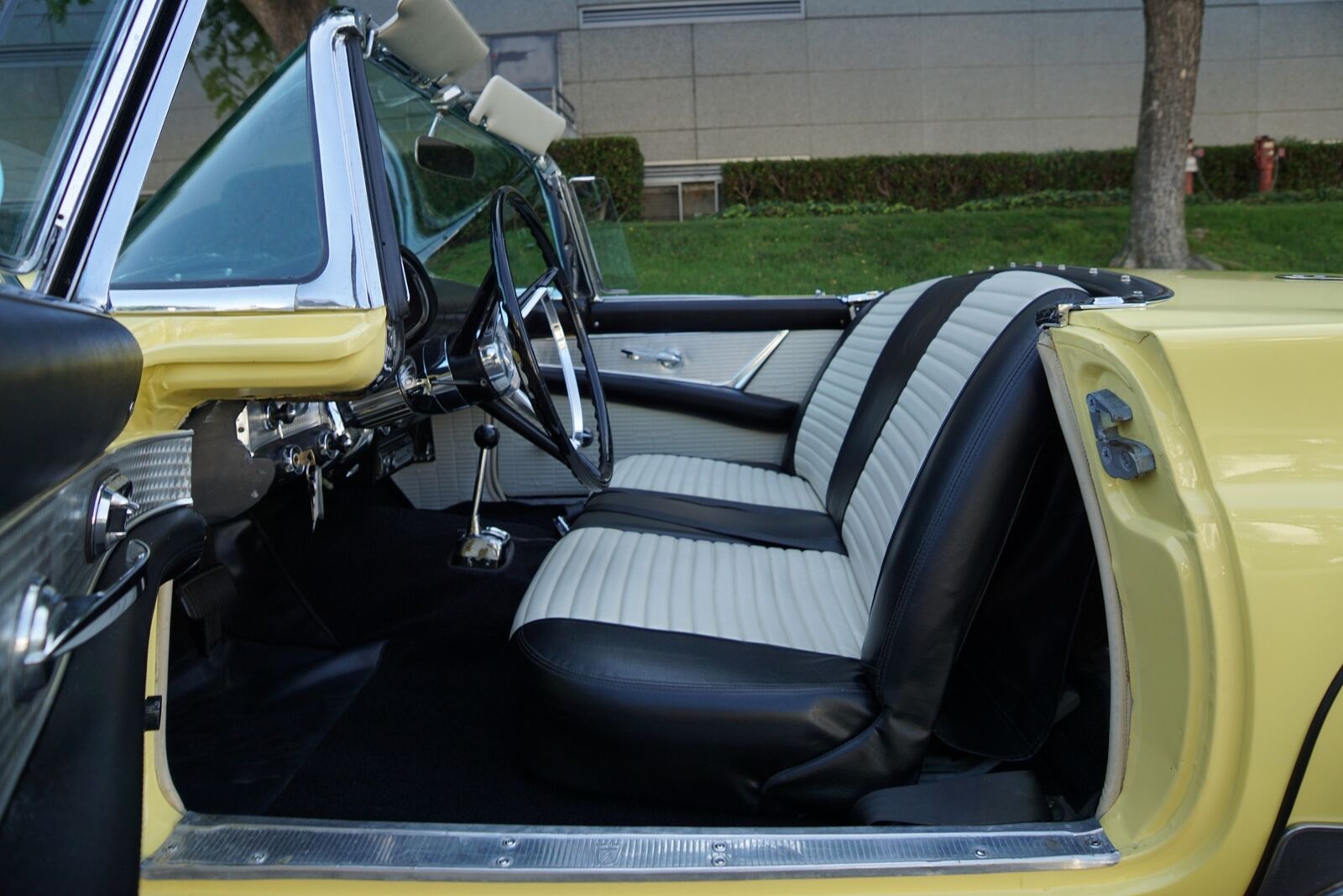 1957 Ford Thunderbird E Interior