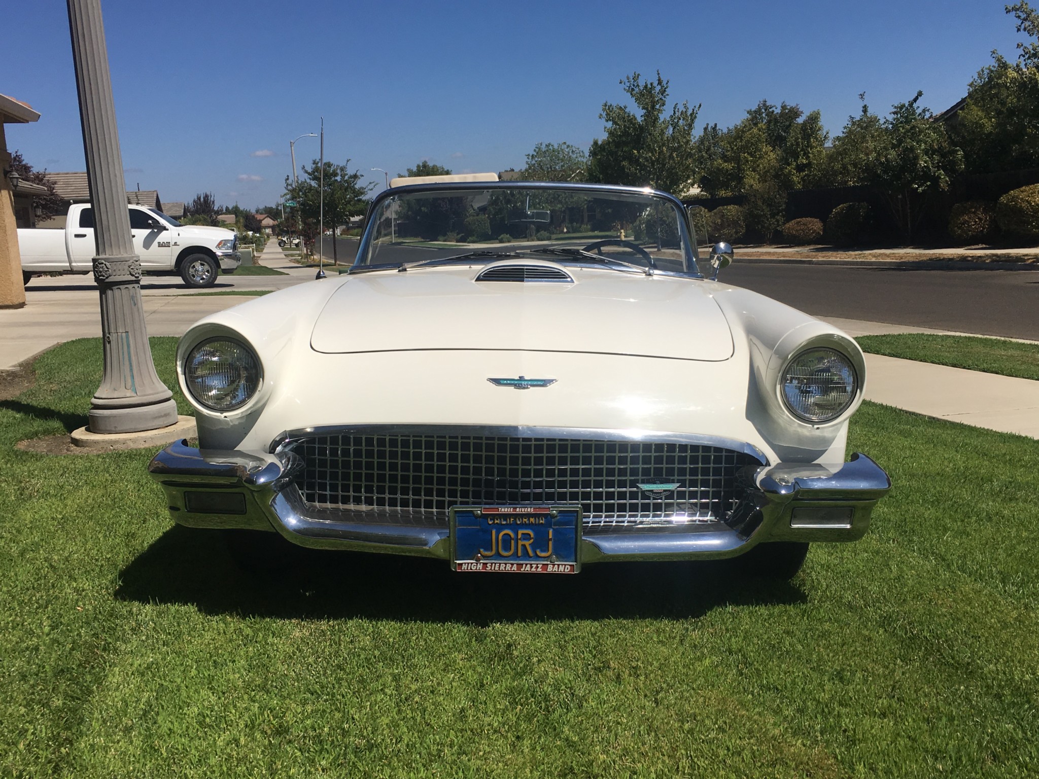 1957 Ford Thunderbird Front End