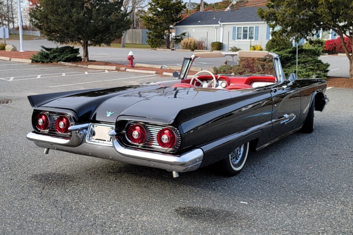 1959 Ford Thunderbird