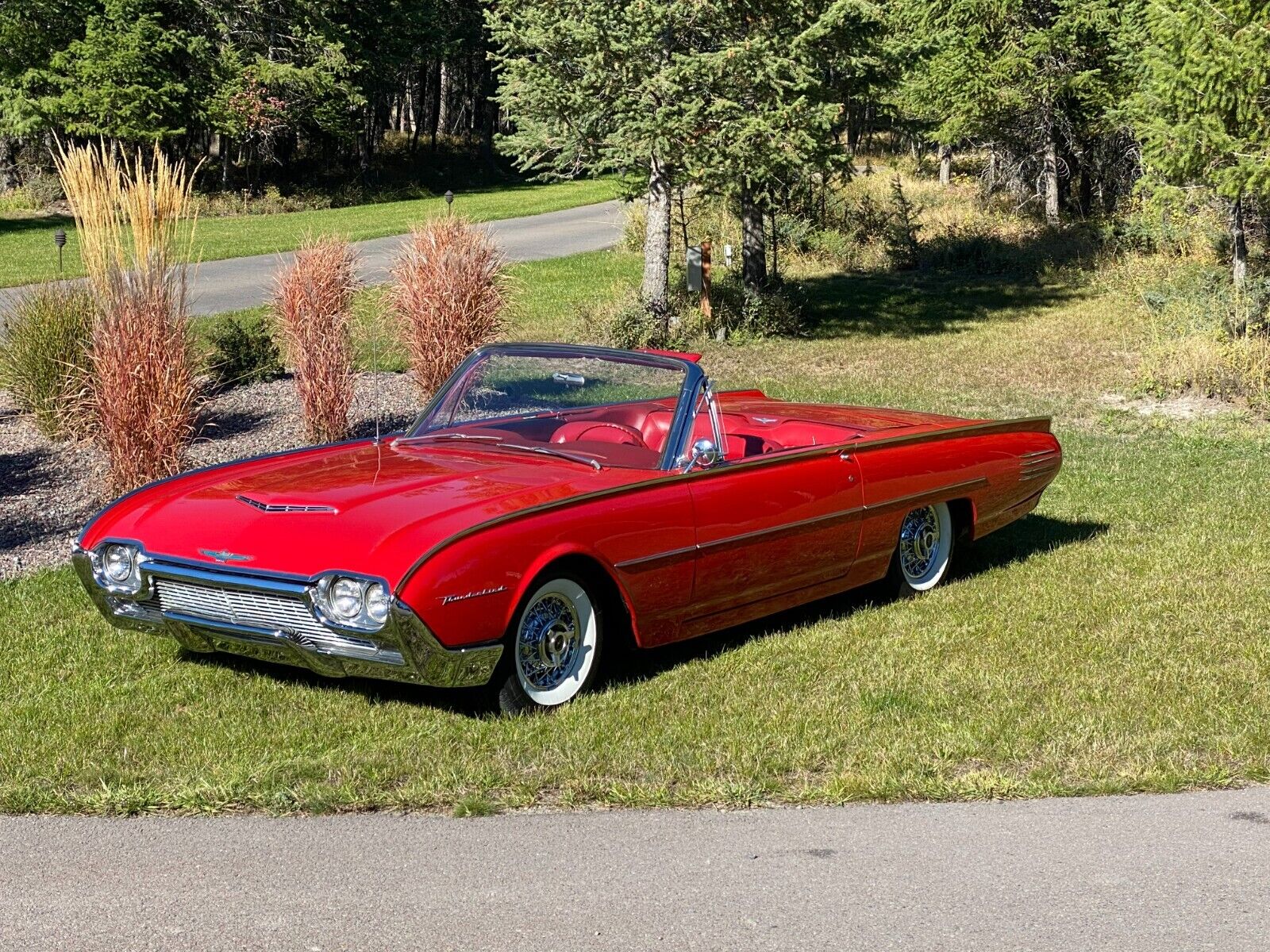 1961 Ford Thunderbird. Matching numbers Z-Code 390