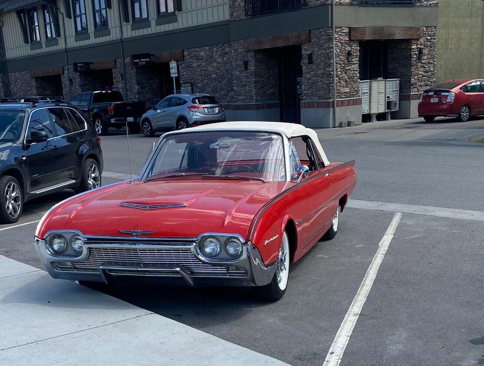 1961 Ford Thunderbird. Matching numbers Z-Code 390