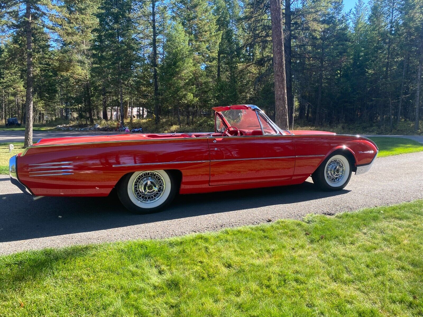 1961 Ford Thunderbird. Matching numbers Z-Code 390