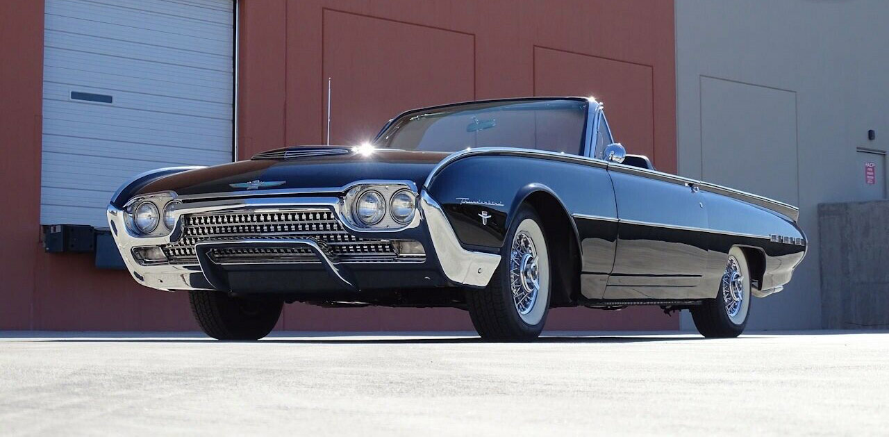 1962 Ford Thunderbird Roaster Corner View