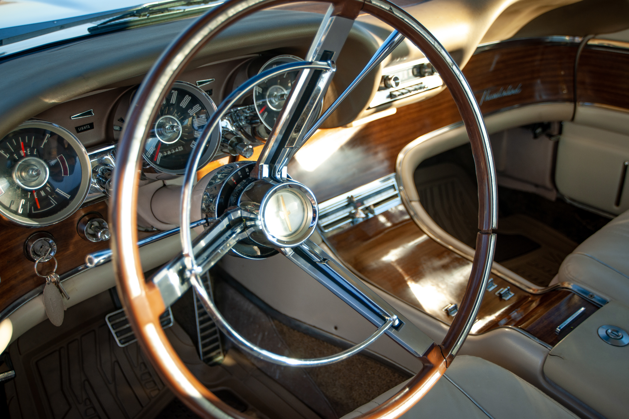 1963 Ford Thunderbird Landau Coupe steering wheel