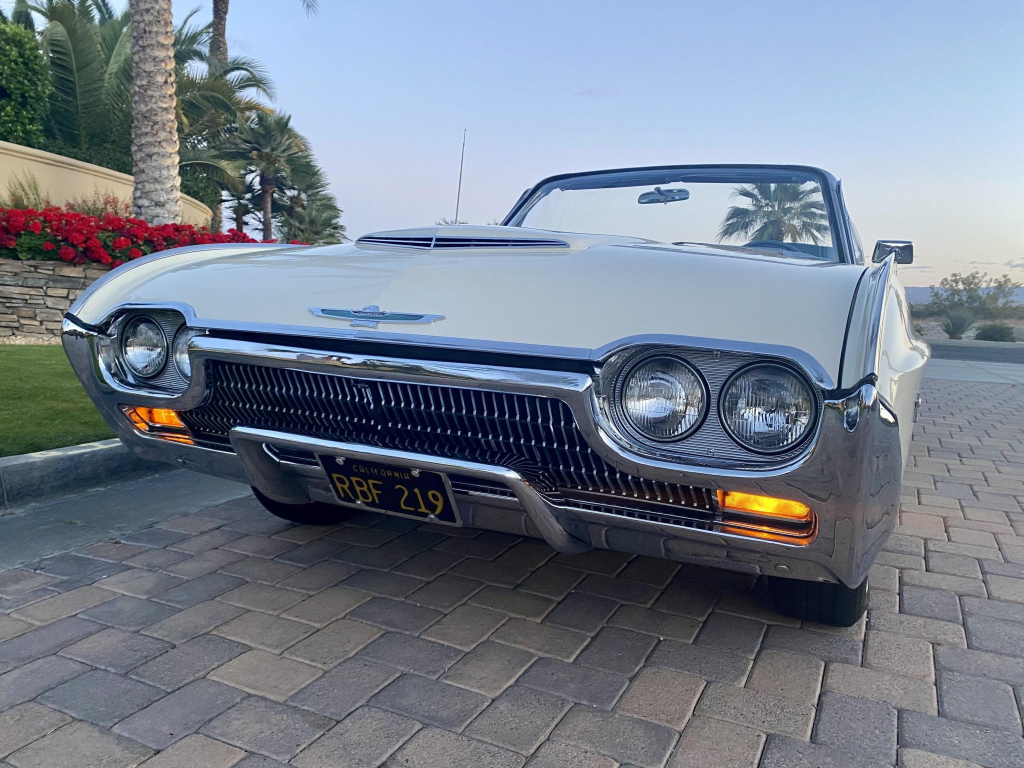 1963 Ford Thunderbird Sport Roadster Front End
