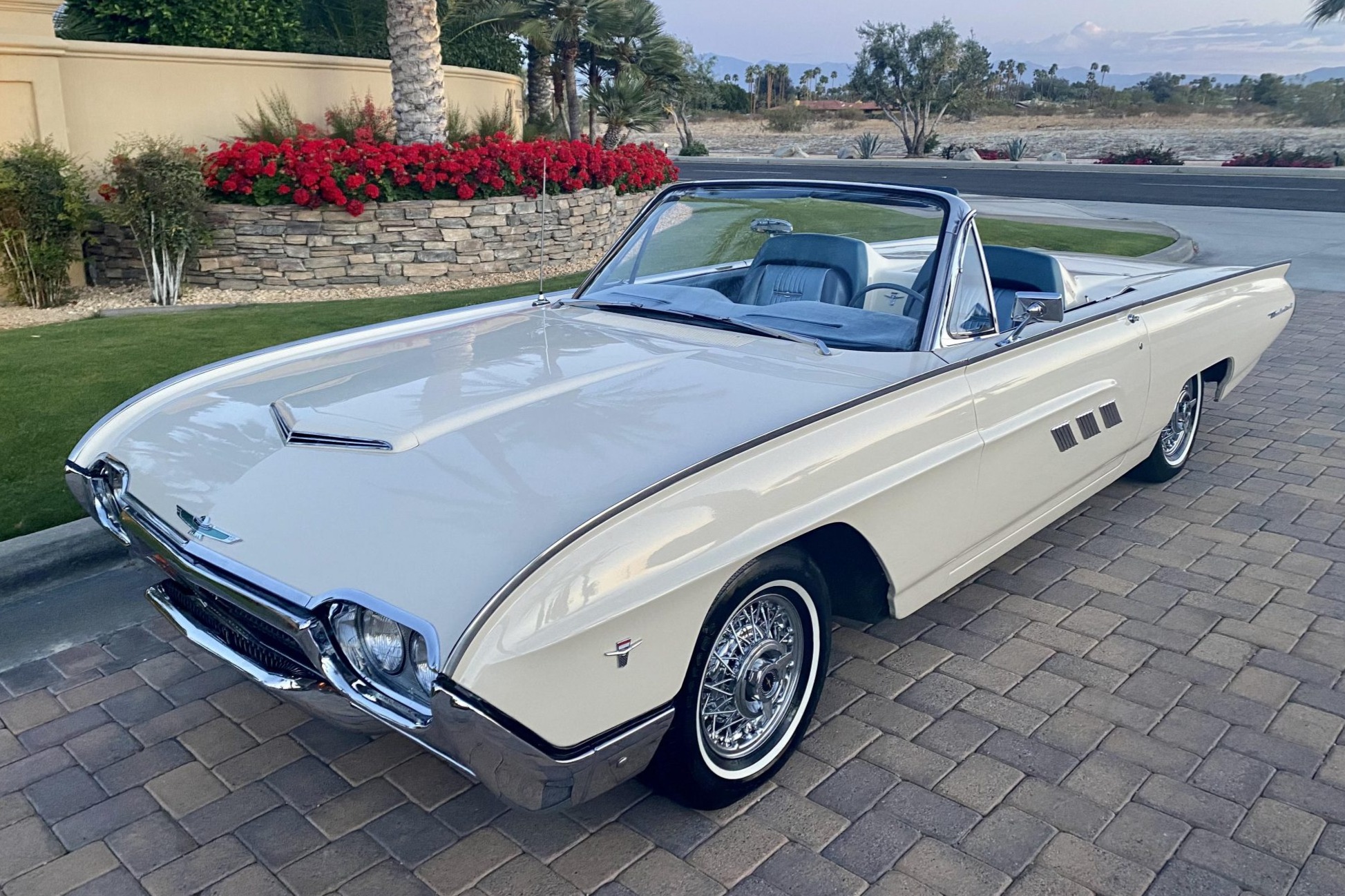 1963 Ford Thunderbird Sport Roadster Quarter Panel View