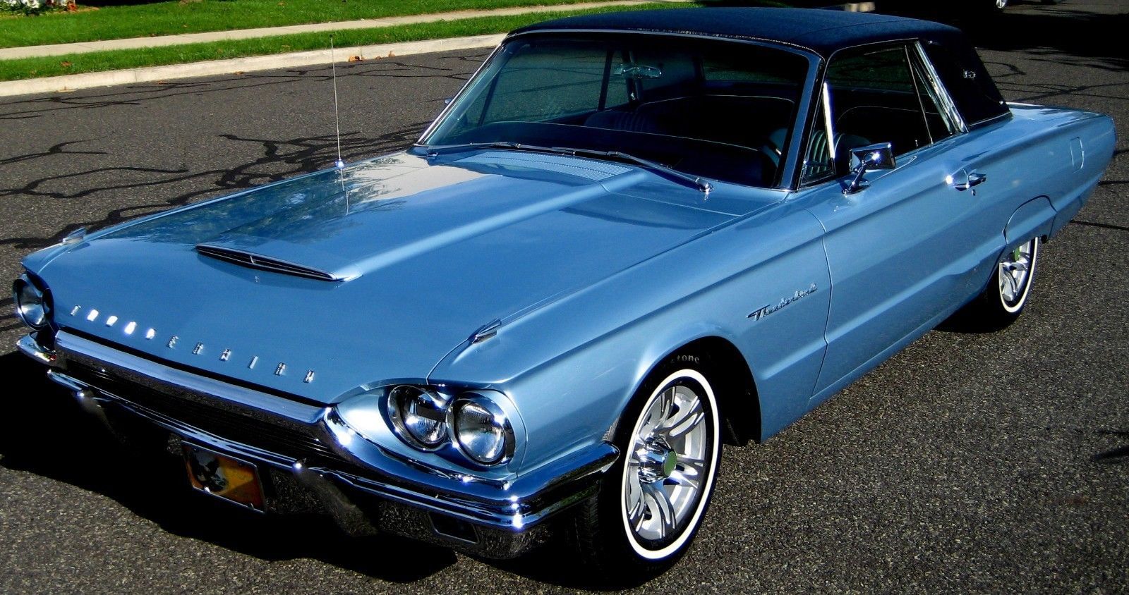 1964_ford_thunderbird_160685289054e903aec50cs-l1600-6.jpg