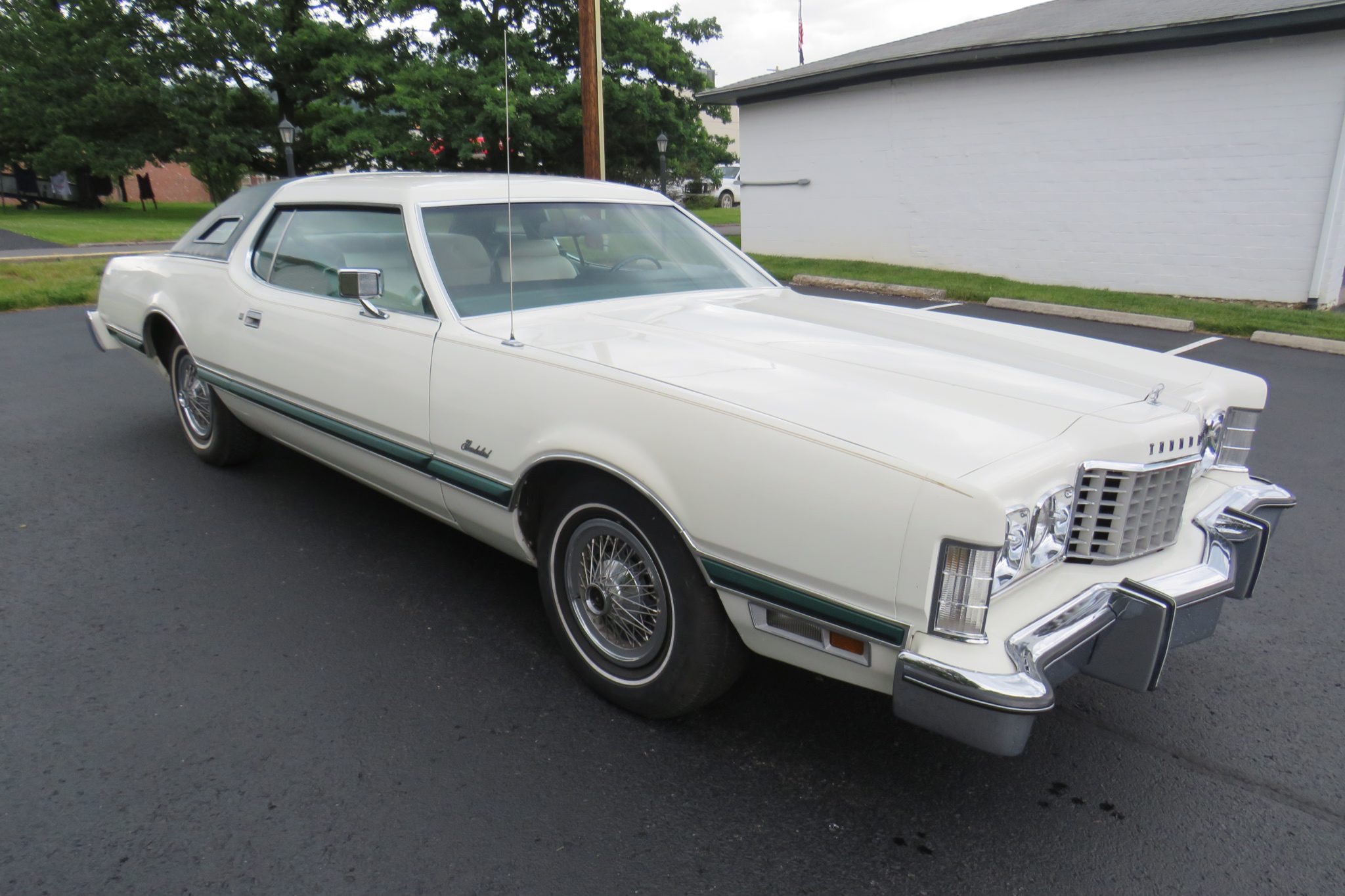 1975 Ford Thunderbird