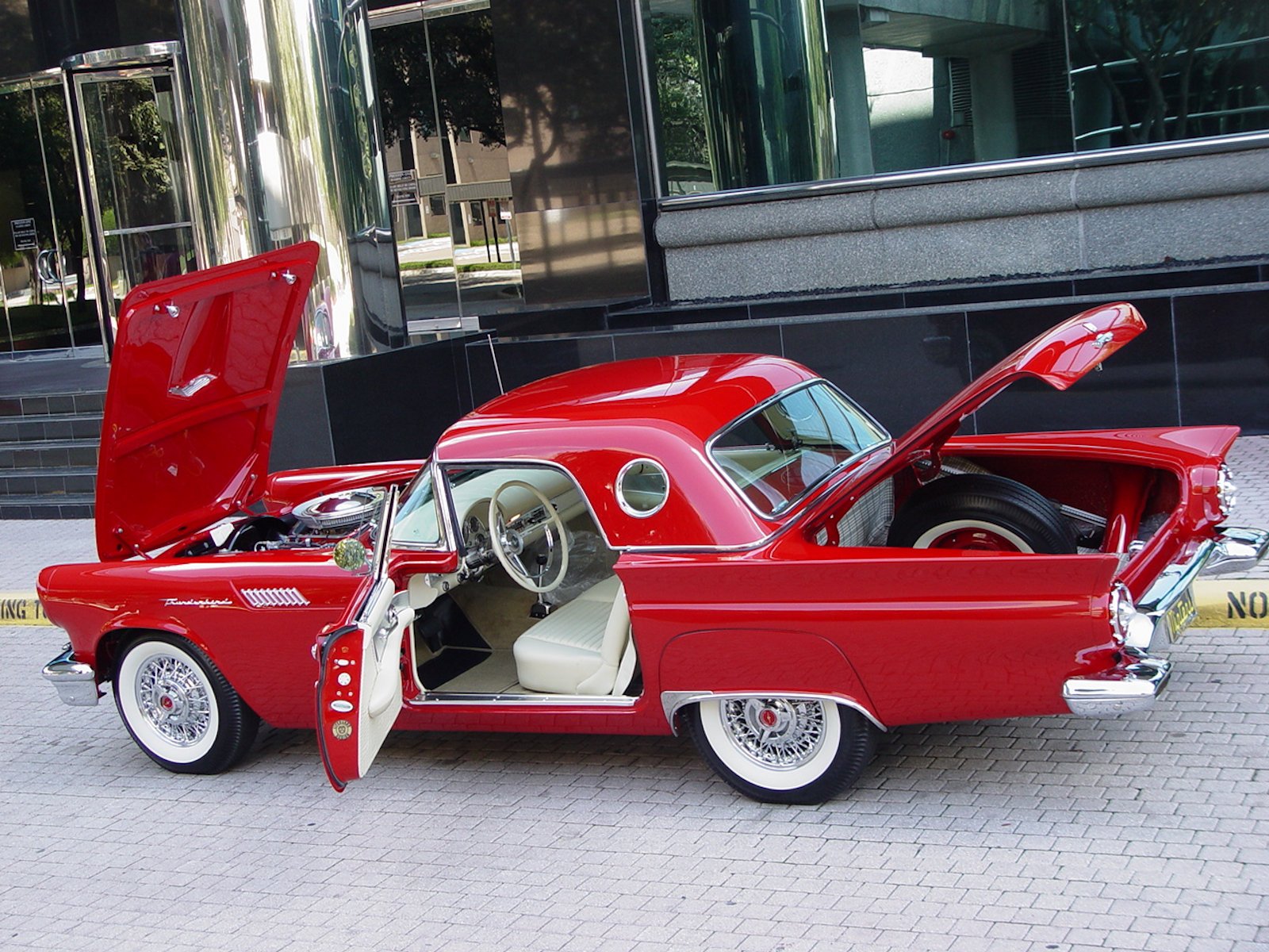 1Wayneo's 1957 Thunderbird