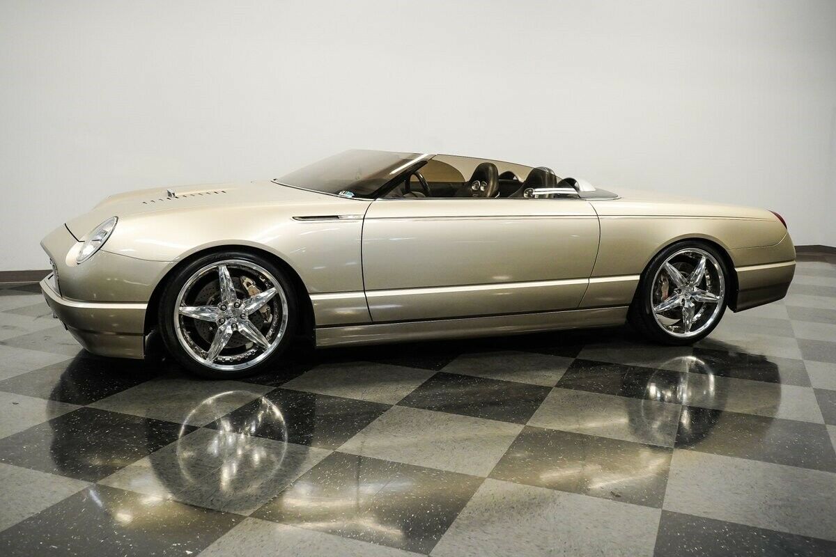 2002 Chip Foose Ford Thunderbird- Speedbird