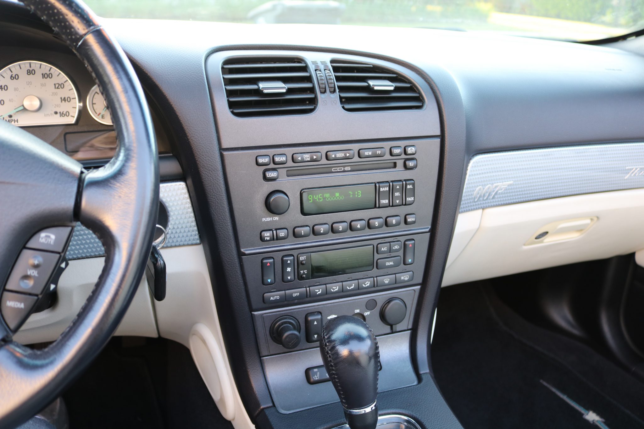 2003 James Bond Ford Thunderbird Radio Console
