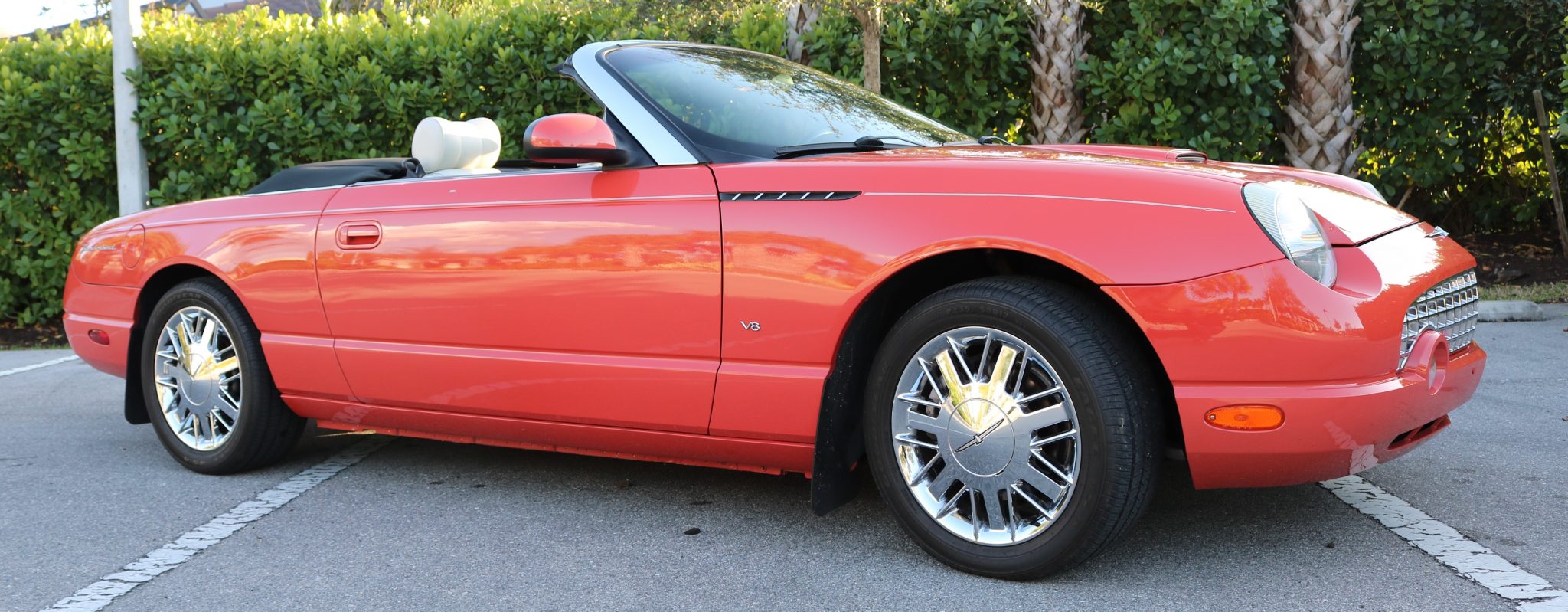 2003 James Bond Ford Thunderbird Side