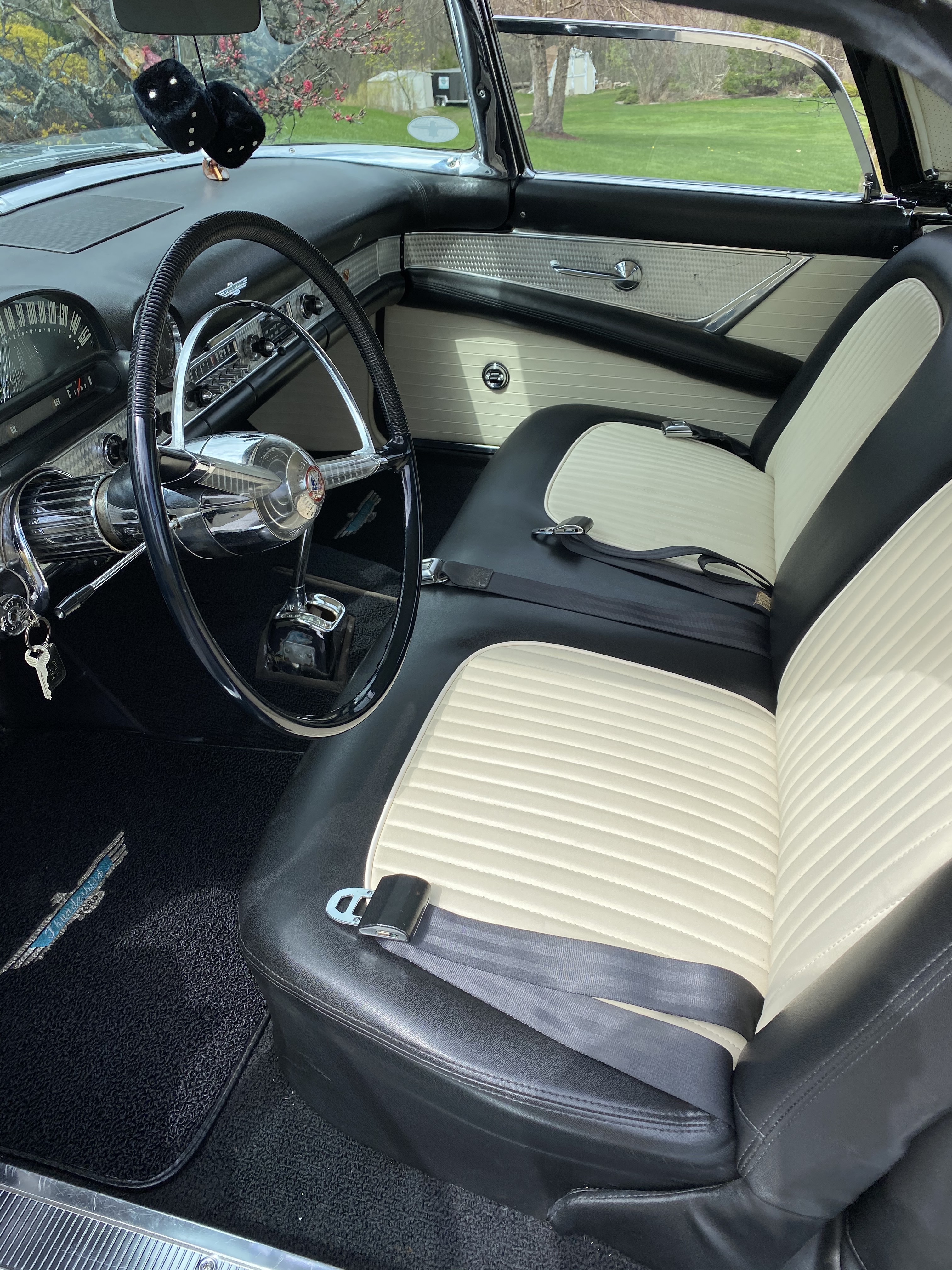 55 RAVEN Interior