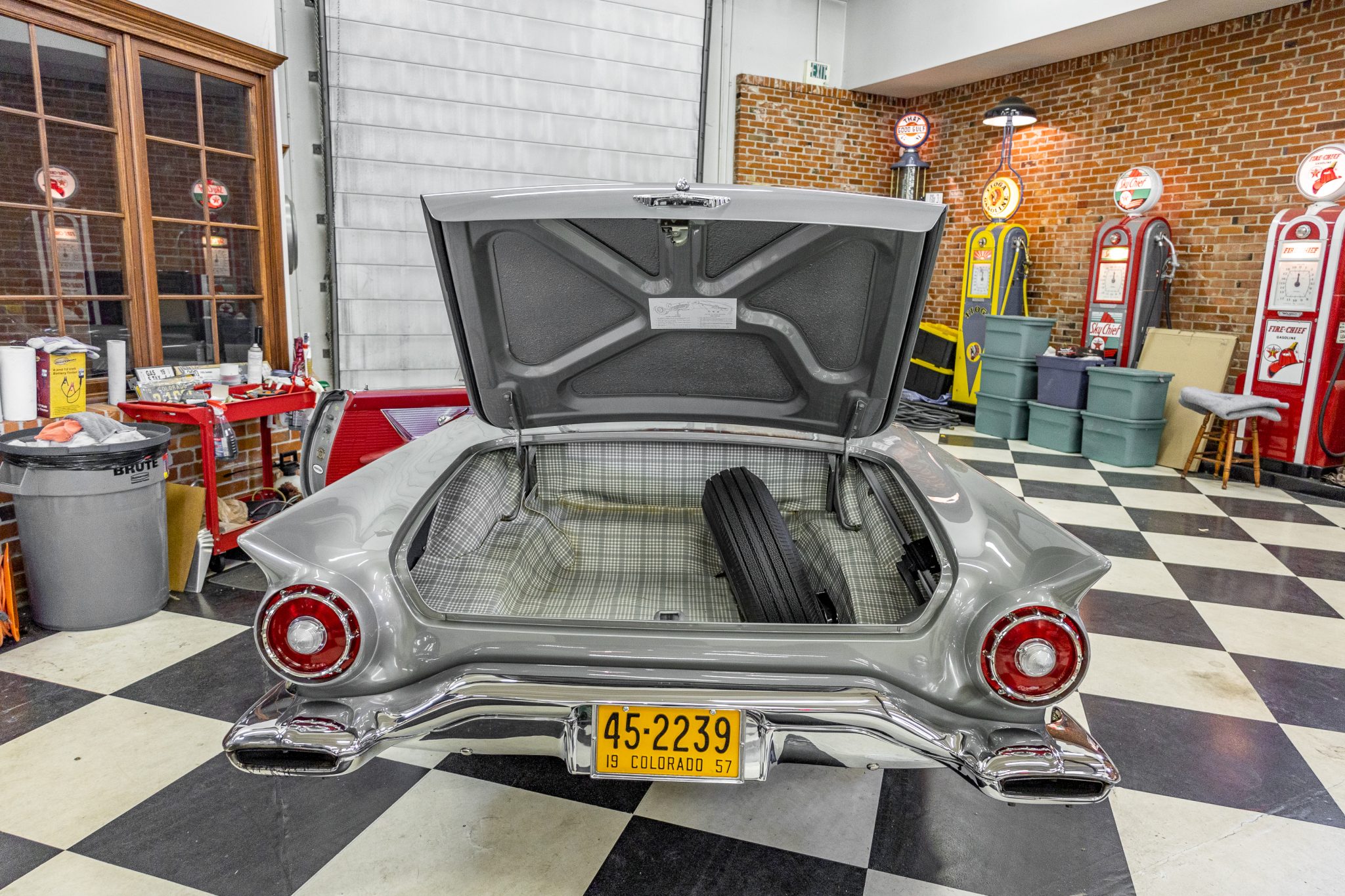 Amos Minter's 1957 Ford Thunderbird