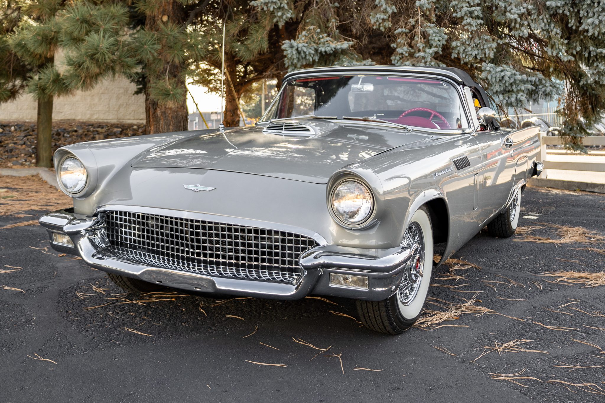 Amos Minter's 1957 Ford Thunderbird