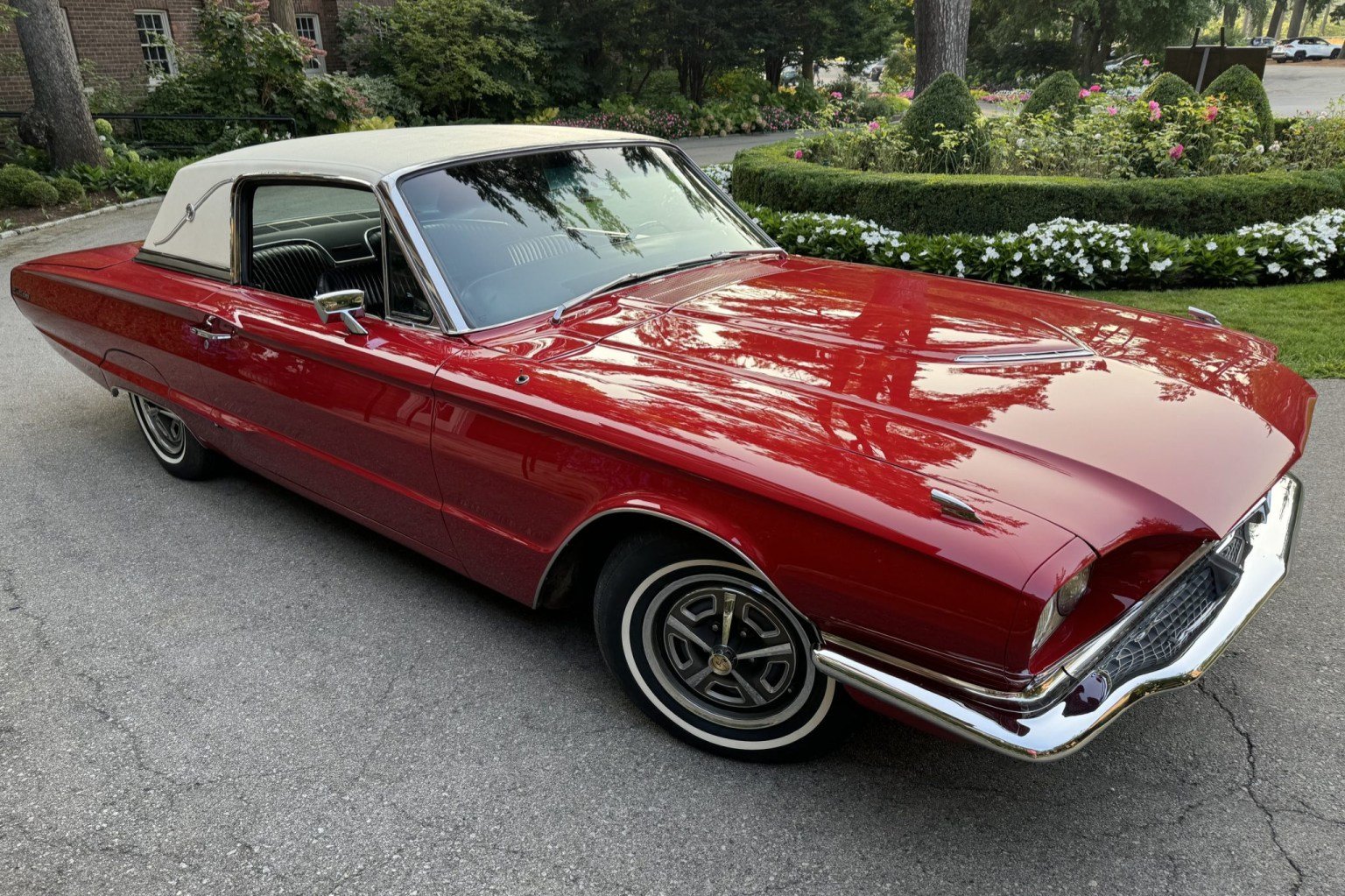 Carroll Shelby 1966 Ford Thunderbird