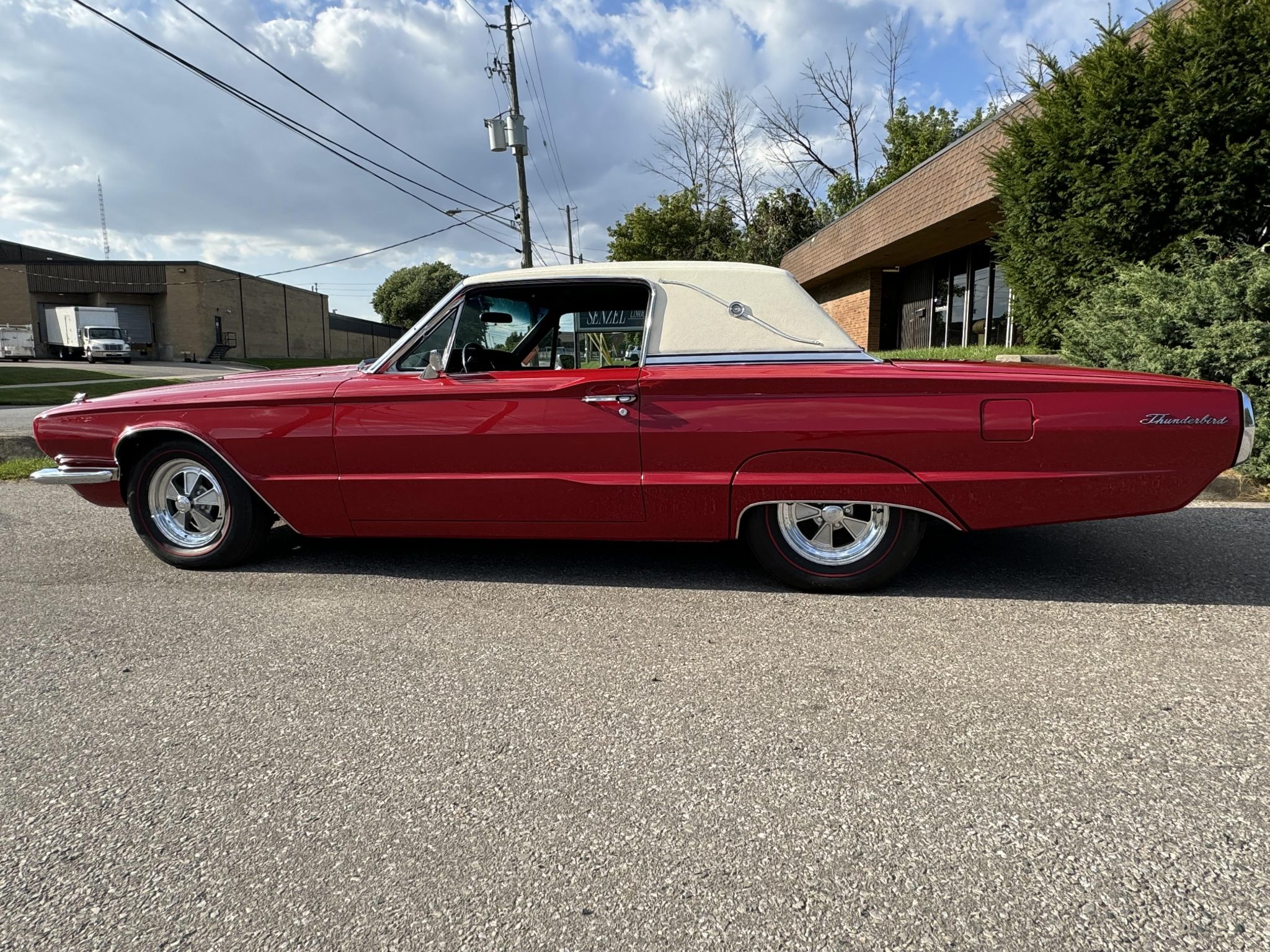 Carroll Shelby 1966 Ford Thunderbird