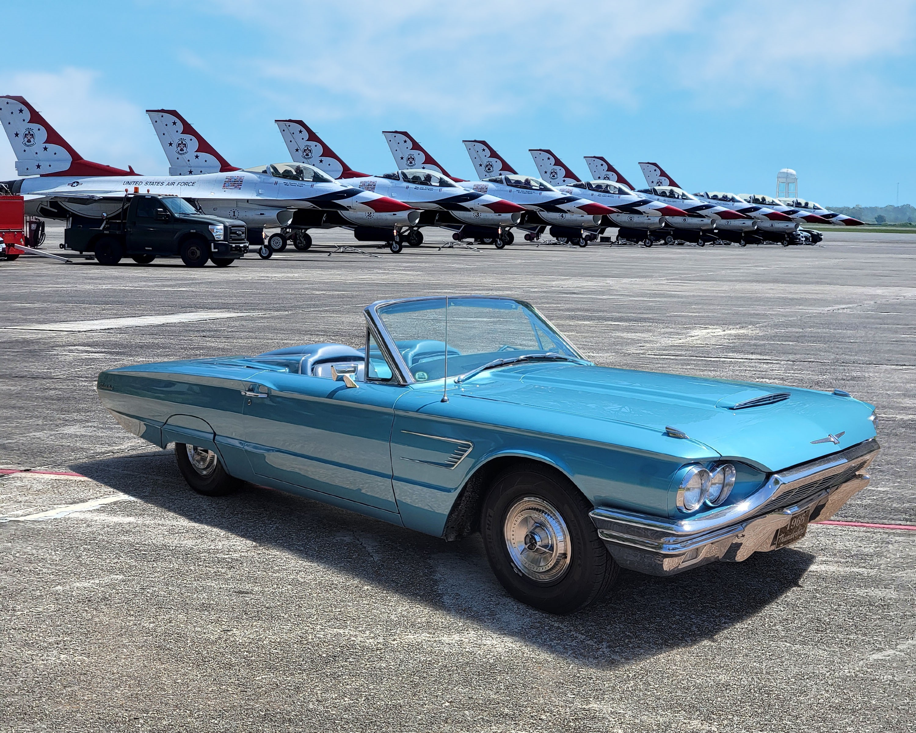 thunderbird with the thunderbirds.jpg